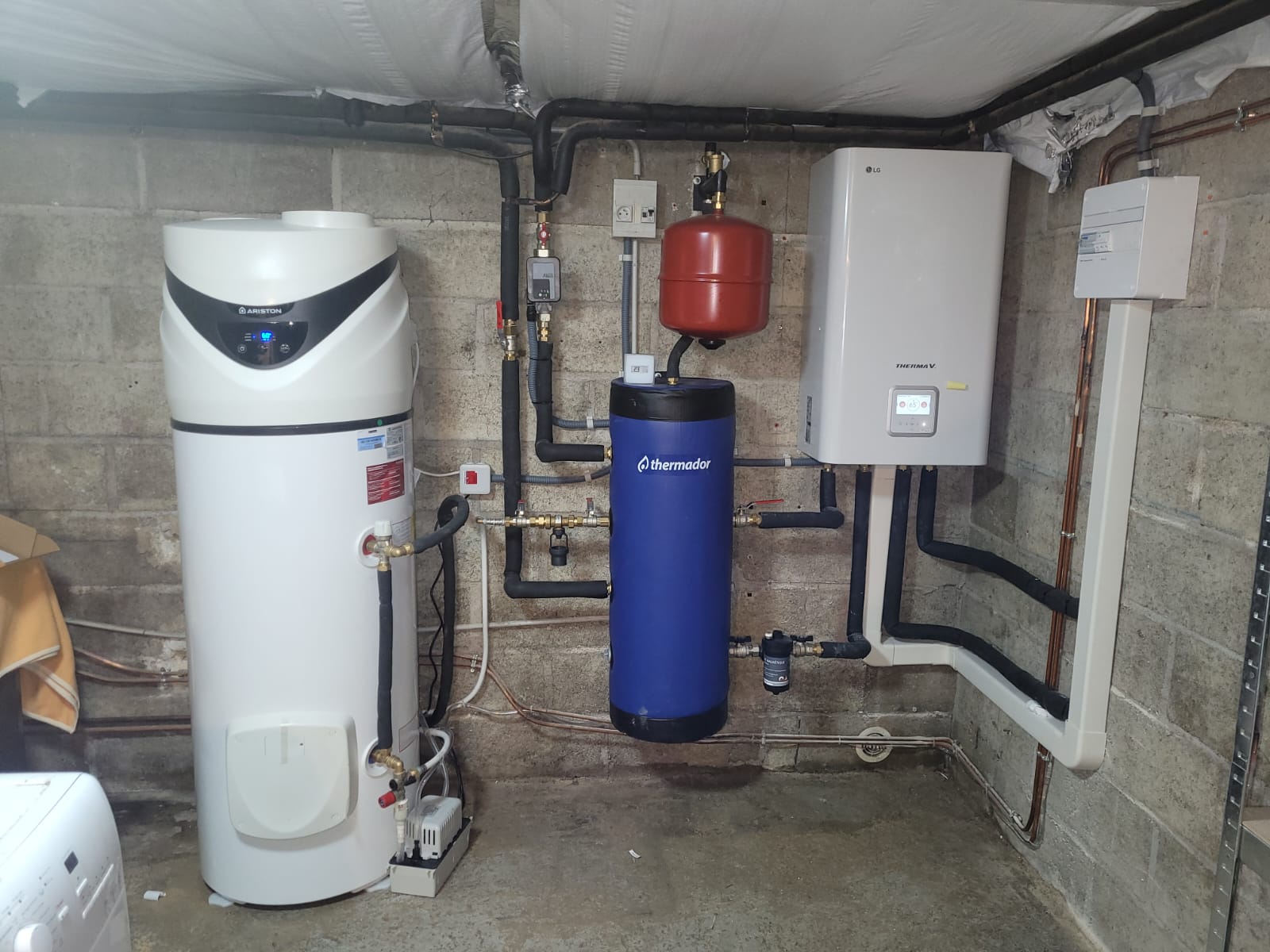 Ballon thermodynamique Ariston, ballon tampon et module PAC LG Therma V
